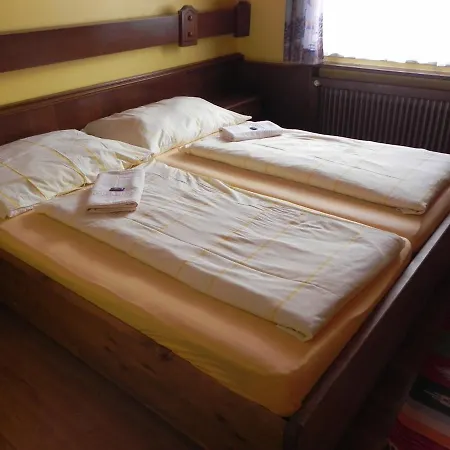 Kirchenwirt Sankt Johann Am Tauern Värdshus